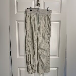 The North Face pants - cream color, ruched detail, size M